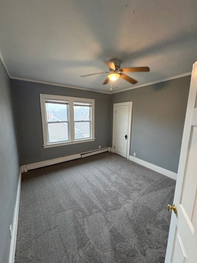 Building Photo - 2407 N Sheridan Rd