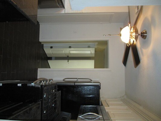 Building Photo - Preleasing for Late June 2024! (3) Bed/(2)...