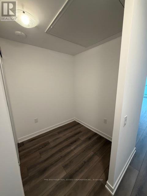 Photo du bâtiment - 7437 Kingston Rd