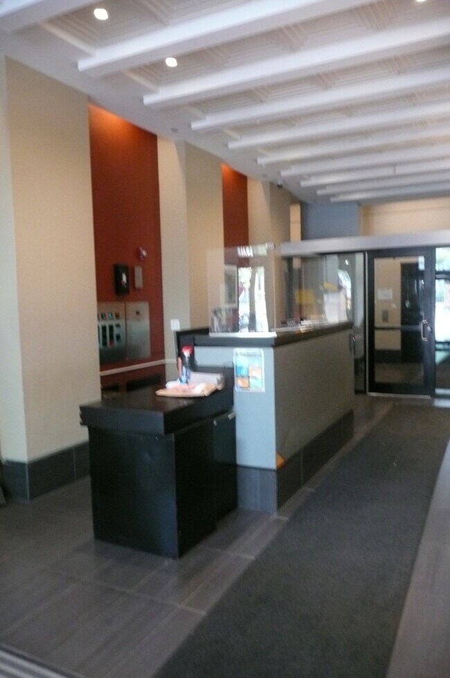 Foto del edificio - 1255 S State St