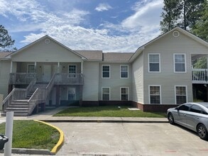 Building Photo - 903 Brett Dr