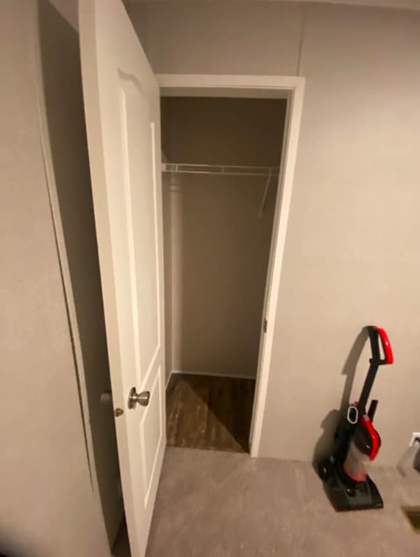 Building Photo - 325 Robin Ln