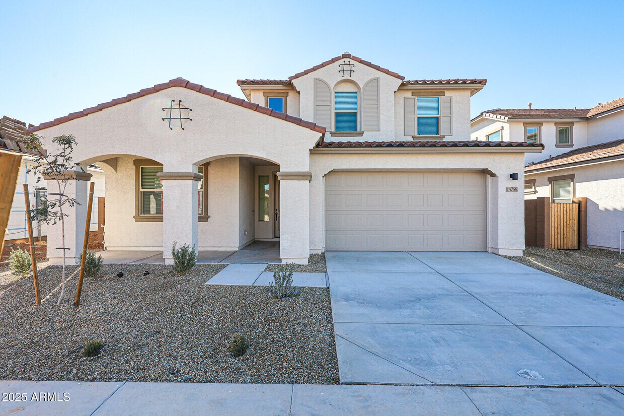Foto principal - 14759 W Cottontail Ln