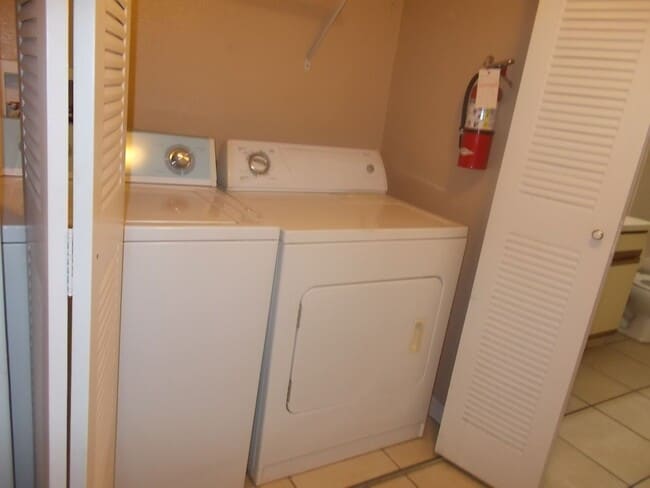 Building Photo - 1 Bed 1 Bath In Kissimmee