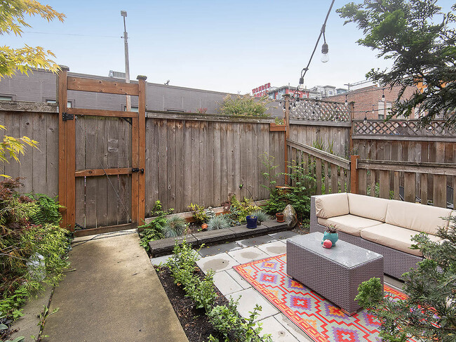 Building Photo - 1643 S Jackson Pl