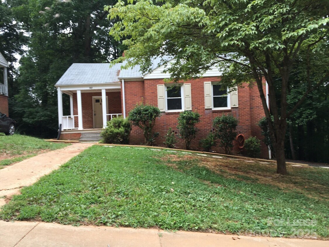 Foto principal - 385 Westwood Dr