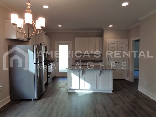 Building Photo - Great one level 4 bedroom, 2 bath home wit...