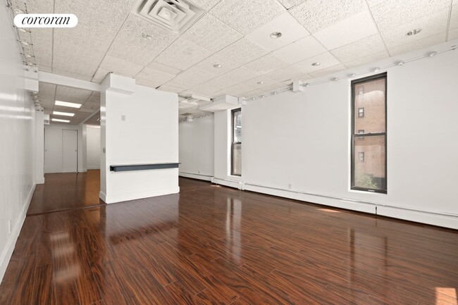 Foto del edificio - 216 E 39th St