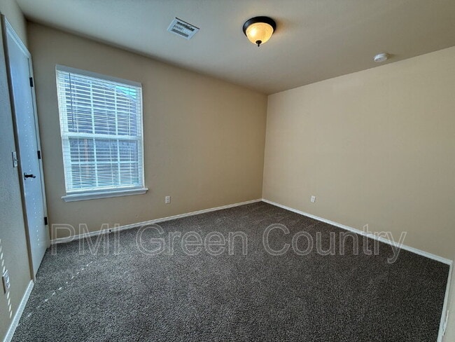 Foto del edificio - 8946 S 260th E Ave