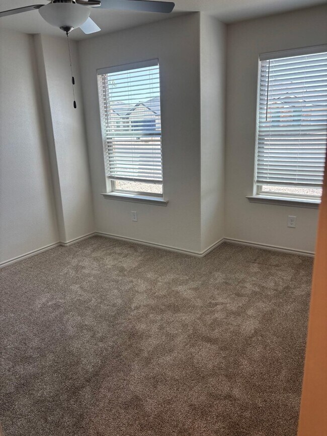 Foto del edificio - 8437 E County Rd 110