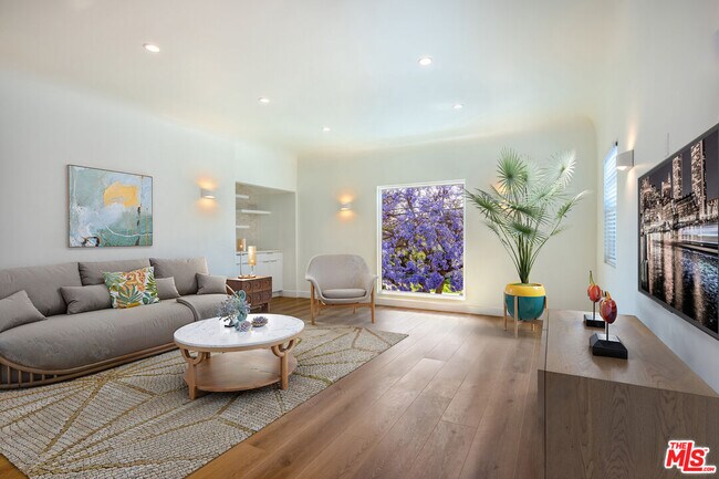 Foto del edificio - 1450 S Holt Ave