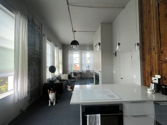 Foto del edificio - 417 E Pine St