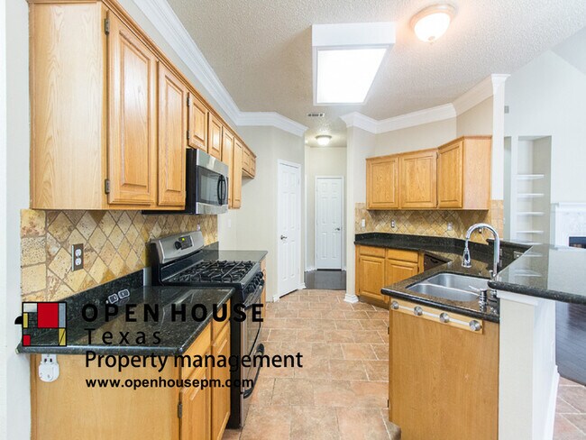 Foto del edificio - 10501 Canoe Rd, Frisco