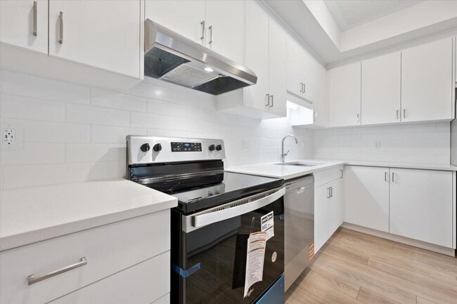 Building Photo - 167 Reverie Way