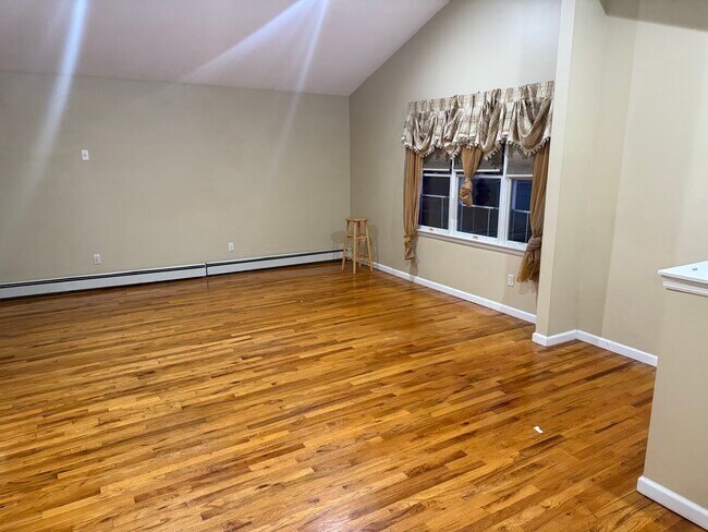 Building Photo - 1336 K St