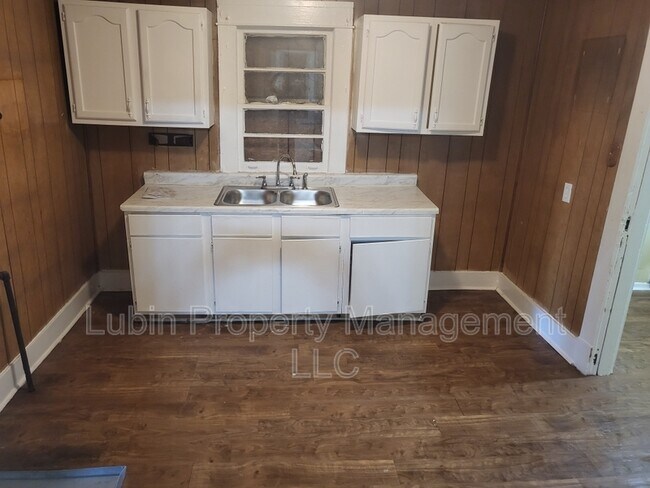 Foto del edificio - 2527 Calvert Ave