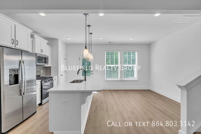 Building Photo - 416 E Parima Ct