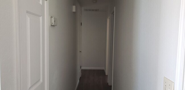 Foto del edificio - 19080stonegateroad.is4lease.com