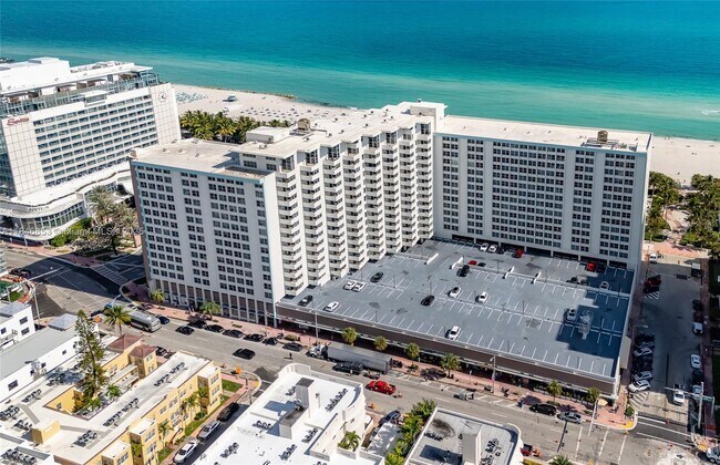 Building Photo - 2899 Collins Ave