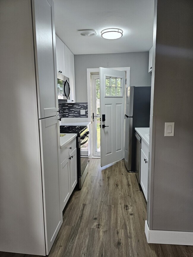 Foto del edificio - 350 Meadow Ct