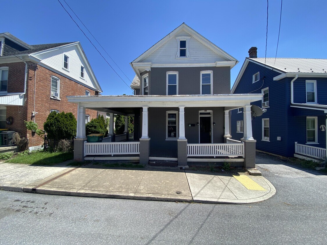 Primary Photo - 109 Fairview Ave