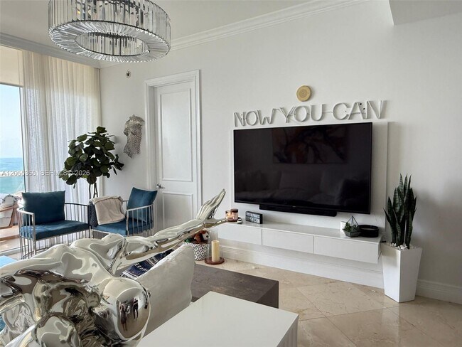 Foto del edificio - 18101 Collins Ave