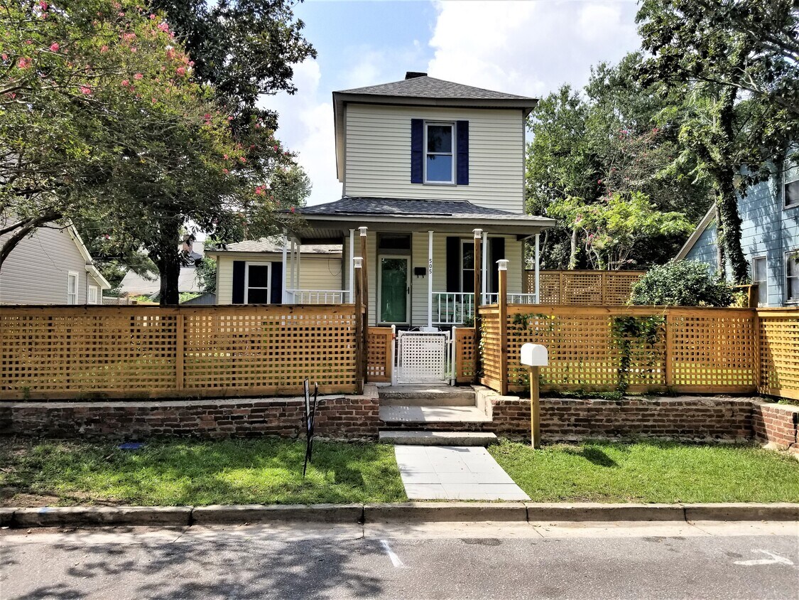 Primary Photo - 505 Georgia St