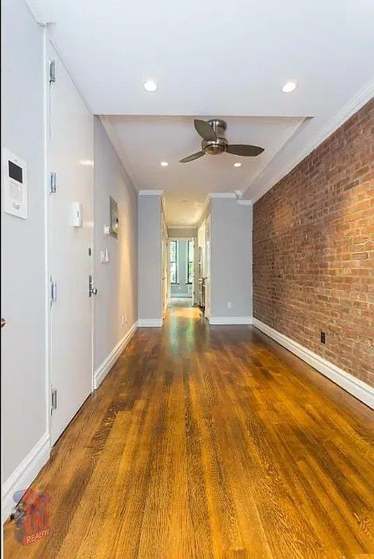 Building Photo - 3 bedroom in New York NY 10011