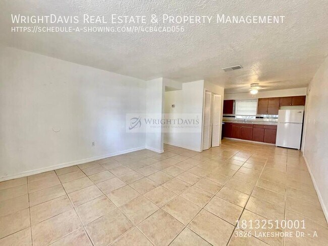 Building Photo - 2/1 Tampa Condo