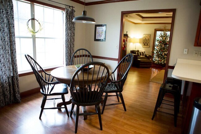Foto del edificio - 436 Brentwood Dr