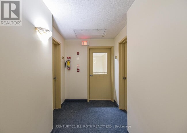 Building Photo - 125-125 Bond St