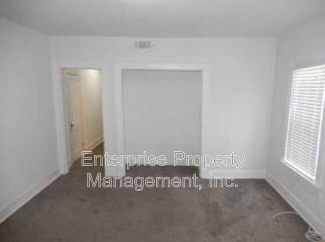 Photo - 2360 Forest Ave Apartment