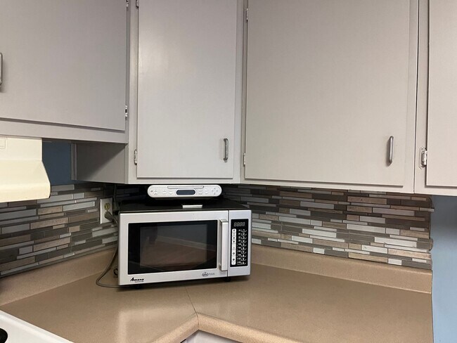 Foto del edificio - Coming Soon 2 Bedroom Ranch with office