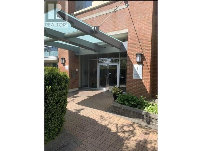 Photo du bâtiment - 9868-9868 Cameron St