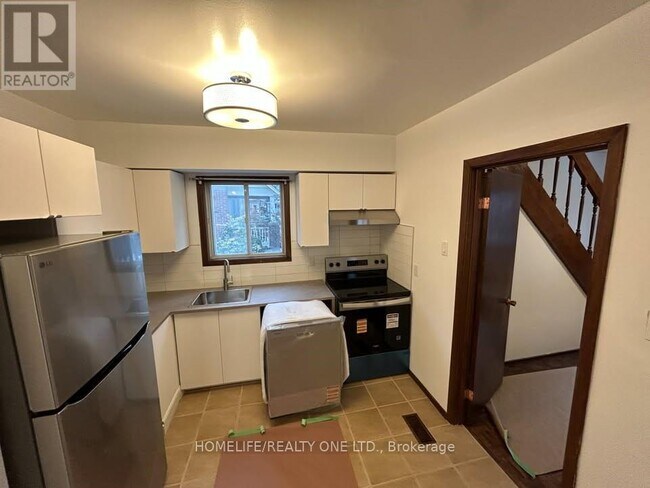 Building Photo - 13 East Rd