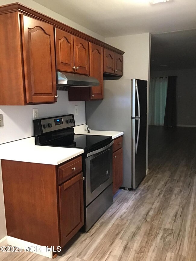 Building Photo - 104 Amberly Dr