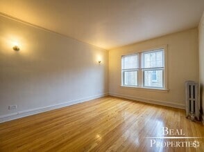 Building Photo - 2110 W Ainslie St