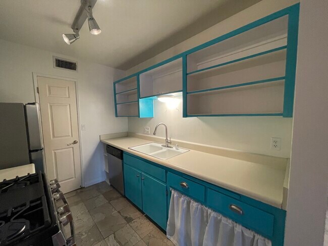 Foto del edificio - 15344 Weddington St