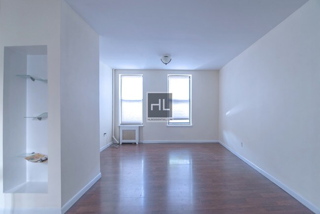Building Photo - 24-39-39 Steinway St