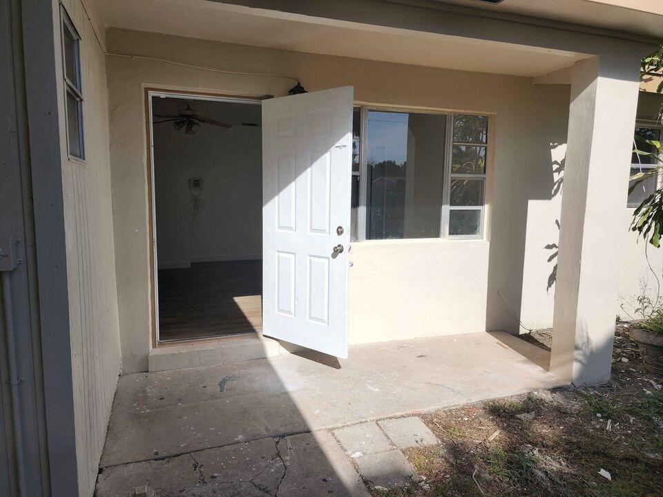 Foto principal - 117 SW 7th Ave