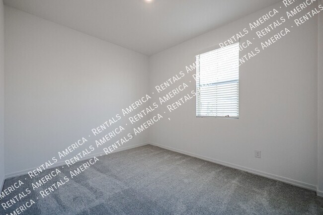 Foto del edificio - 9429 E Spiral Ave