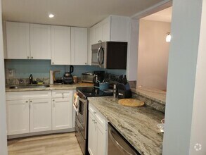 Building Photo - 4500 N Flagler Dr
