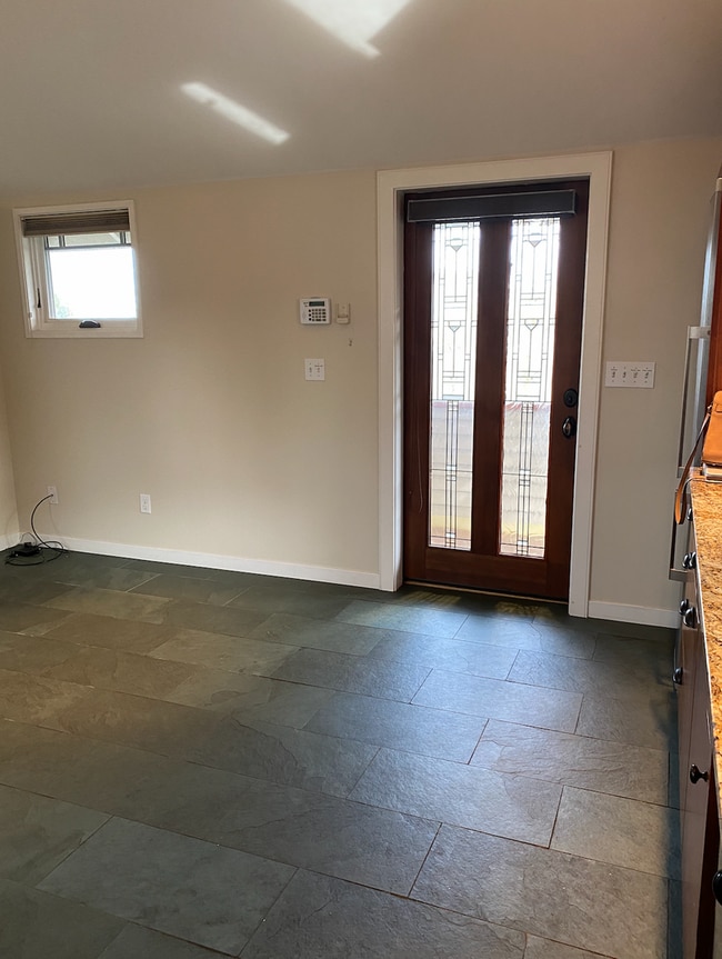 Foto del edificio - Beacon Hill Guest Cottage