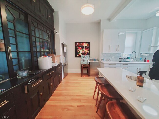 Building Photo - 2 br, 1 bath Condo - 3 Hackett Cir W Apt 2