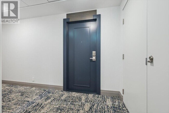 Photo du bâtiment - 530-1530 St Clair Ave W