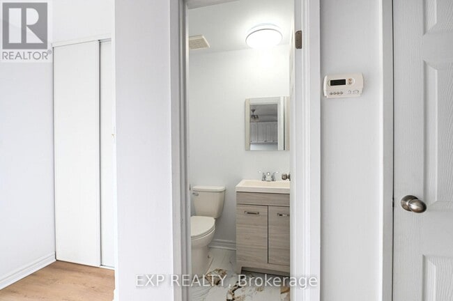 Building Photo - 2697 Pimlico Crescent