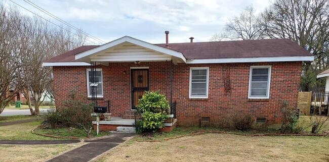 Building Photo - 2154 St Charles Ave
