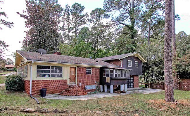 Building Photo - 4080 Rainbow Dr