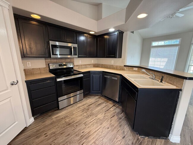 Foto del edificio - Beautifully Remodeled 4-Bedroom Nampa Home with Private Backyard.