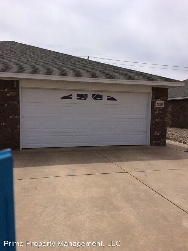 Primary Photo - 3 br, 2 bath House - 2557 Fred Daugherty #B